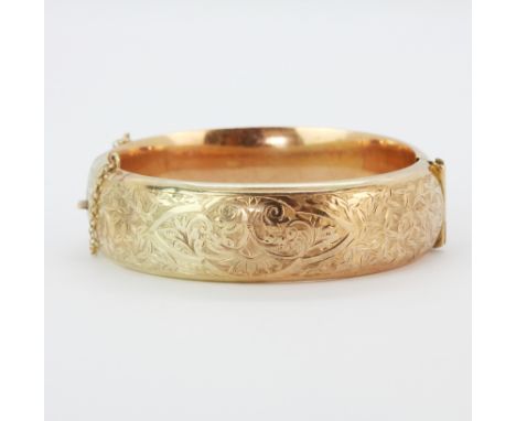 A hallmarked 9ct gold bangle, dia. 6.5 x 5.5cm.&nbsp;Approx. 22.7gr.