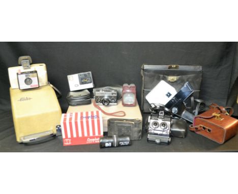 Cameras &amp; Photographic Equipment - a Rollei 35 , Carl Zeiss 40mm lens, No 321535, cased;  others ISO Duplex Super 120 dua