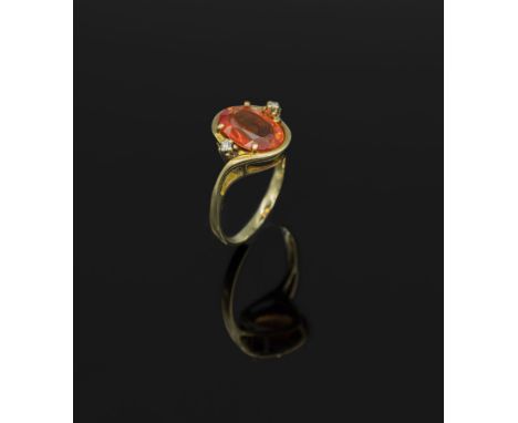 14 kt Gold Saphir-Diamant-Ring,   GG 585/000, ovalfacett. synth. Saphir, seitl. 2 Diamanten zus. ca. 0.01 ct Weiß/p 1, RW 53,