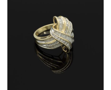 14 kt Gold Ring mit Diamanten,   GG 585/000, Brillanten und Diamant-baguettes und -Trapeze zus. ca. 1.65 ct Weiß/p 1, total c