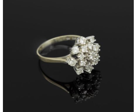 14 kt Gold Ring mit Brillanten,   WG 585/000,17 blütenförmig angeordnete Brillanten zus. ca. 0.72 ct Weiß/p1, RW 57, ca. 3.9 