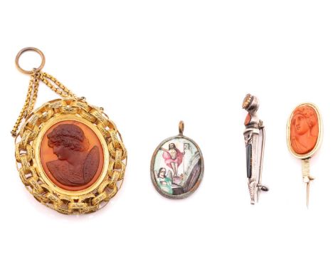 A carved agate cameo depicting a Classical figure, within an ornate rope-twist gilt metal mount, swag chain suspension loop, 