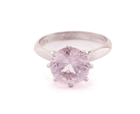 A pink spinel solitaire ring in 18ct white gold, comprising a circular-cut spinel in pale pink colour of 10.0 x 10.0 x 6.0 mm