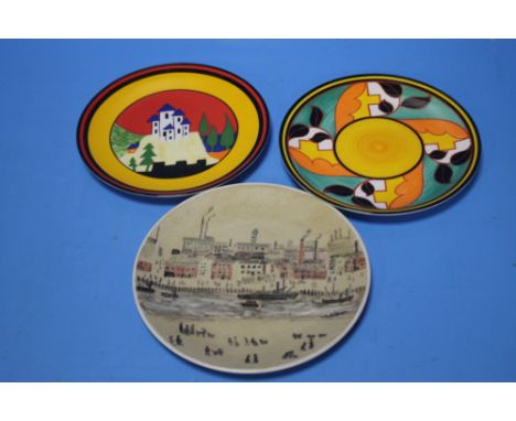 THREE PLATES TO INCLUDE CLARICE CLIFF WEDGWOOD 'BLUE LUZERNE' IN 'THE BIZARRE WORLD OF CLARICE CLIFF', WEDGWOOD 'FLAMBOYANCE'