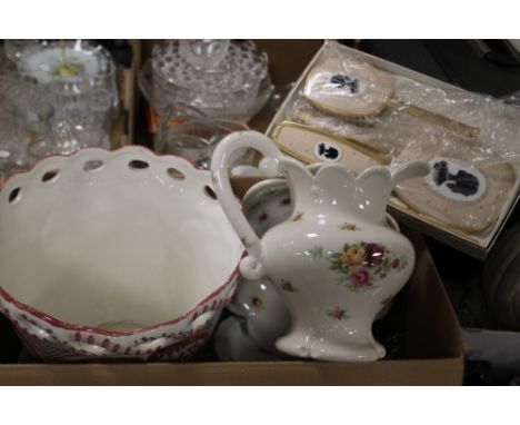 A BOX CONTAINING LLADRO PIGS ORNAMENT, TWO JUG &amp; BOWL SETS, LARGE PINK PLANTER &amp; SAUCER &amp; VINTAGE BOXED HAIRBRUSH