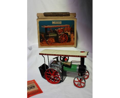 A Mamod Traction Engine T.E.1a boxed CONDITION REPORT: Overall condition is good, minor surface scratches