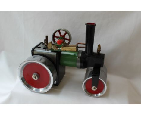 A Mamod Steam Roller S.R.1A, boxed CONDITION REPORT: Some surface scratches, in reasonable condition overall