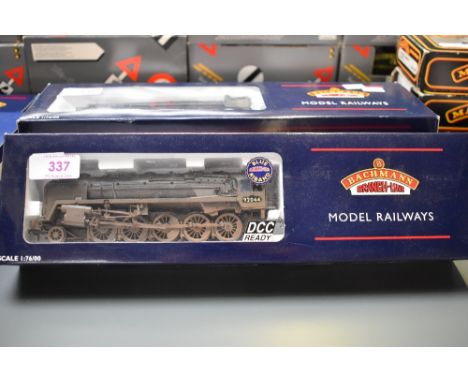 A Bachmann 00 gauge 2-10-0 BR Weathered Loco &amp; Tender, 92044 cat no 32-853 in original box