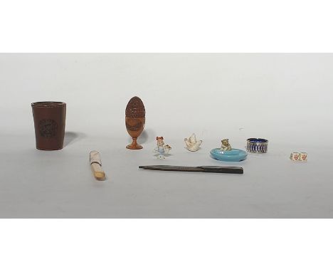 Carved wooden egg box, horn snuff box, papier mache snuff box and other collectable items
