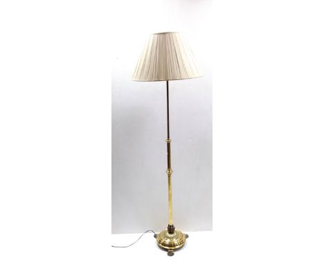 Vict Brass Telescopic Standard Lamp