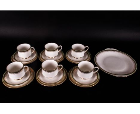 Paragon Part Tea Service 'Kensington' Design comprising 6 cups, saucers & side plates plus cake plate.