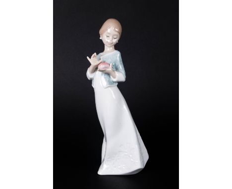 Nao by Lladro Figure ' Young Girl ' with Ring Box. Model Num.1558. 9 Inches Tall. Mint Condition. 