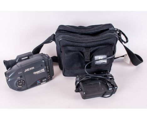 JVC Videomove GR-AX46 Video Camera In Case