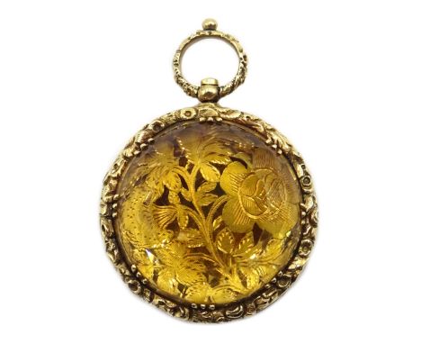 George IV circular gold citrine vinaigrette, the faceted citrine mounted in the lid, within a chased floral border, the grill