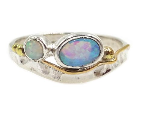 Silver opal ring with 14ct gold wire, stamped 925 Condition Report & Further Details Size NClick here for further images, con