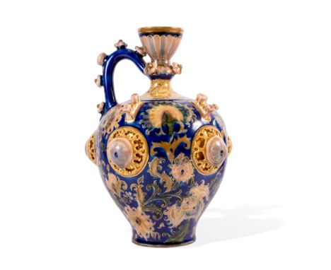 Vase, Zsolnay, PécsUm 1900Porzellan-Fayence, farbig und gold gemalter floraler Dekor, tlw. durchbrochenUnterglasurblaue Fünfk