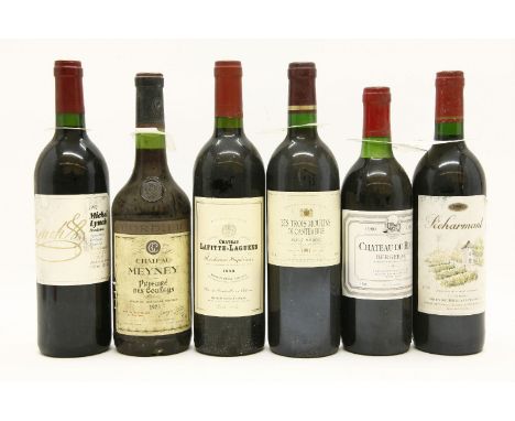 A quantity of red wine, assorted Bordeaux, Cotes de Bordeaux, South West France wines to include: Mouton Cadet, Pauillac, 199