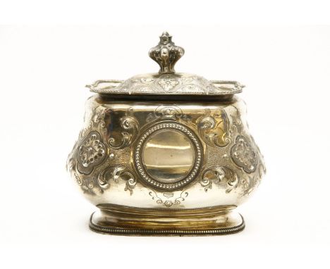 A Victorian silver box with hinged lid, by Edward and John Barnard, London 1859, 14oz, 15cm high