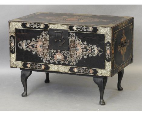 A chinoiserie decorated trunk, on fixed stand 80cm wide x 49cm deep x 58cm high