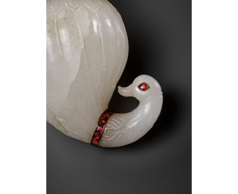 A RARE MUGHAL WHITE JADE CARVED 'GOOSE HEAD' FLASKNorthern India, 18th century. Of mango-form terminating in a goose head wit