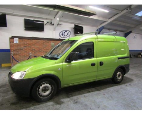 Make &amp; Model: Vauxhall Combo 1700 CDTIDate of Reg: FE09 VMDColour: Greencc: 1248MoT: 03-09-2022Fuel Type: DIESELMileage: 