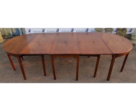 Mahogany D end dining table, late 18th/19th Century, with a central section with single flap, with gate leg supports, with ad