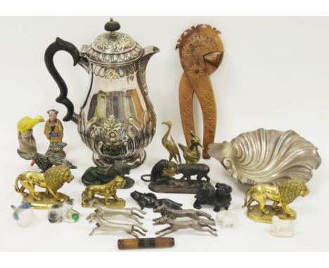 Mixed lot of collectables including carved green stone lion, obsidian carved Chinese dog and carp fish, two brass lions and a