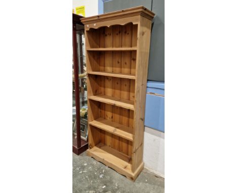 Modern pine bookcase with four fixed shelves, 180cm high x 81cm wide x 26cm deep&nbsp;
