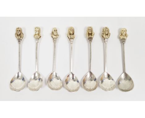 Seven silver spoons, London 1977, Library of Imperial History, commemorating the American Royal Family 1607-1776, each with g