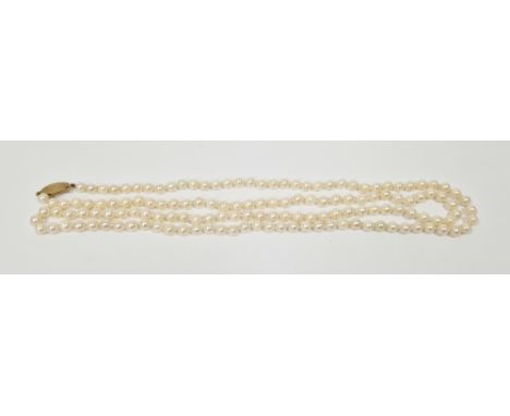 Single strand cultured pearl necklace, rope length, comprising approximately 142 round pearls of approximately 5mm diameter, 