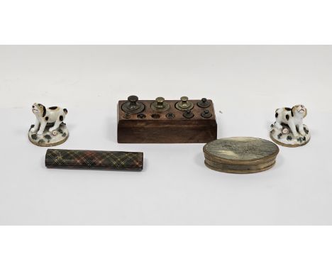 Late 18th/early 19th century oval horn snuffbox and cover, a Tartanware etui, a pair of late 19th century continental porcela