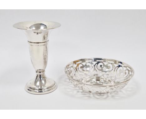 Edward VII silver bon-bon dish, Chester 1908, George Nathan &amp; Ridley Hayes, with pierced sides, 10cm diameter, approximat
