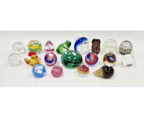 Collection of 19 glass paperweights&nbsp;including a Caithness boxed limited edition paperweight titled 'Britains Longest Rei