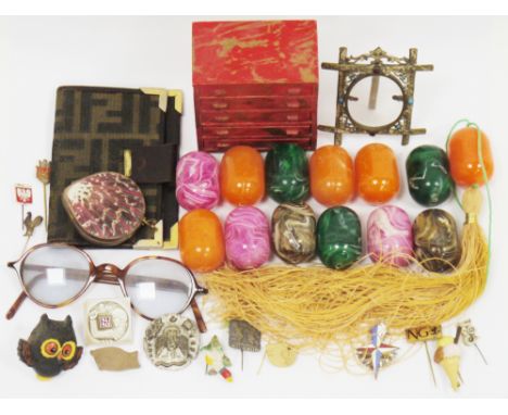 Mixed lot including collection of thirteen vintage coloured plastic beads, 3.5cm long together with a easel back gilt metal p