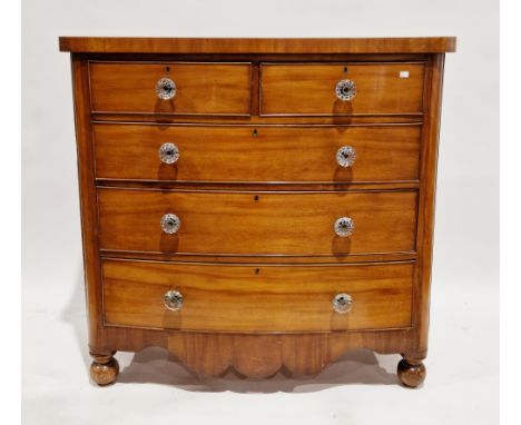 Victorian satin walnut bowfronted chest of drawers, comprising two short and three long graduated cockbeaded drawers with cle