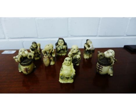 A collection of eight modern netsuke (8)