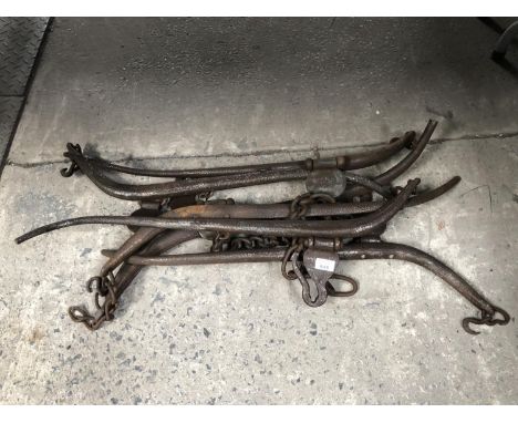 VARIOUS VINTAGE METAL HORSES HAMES 
