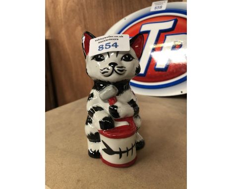 A LORNA BAILEY CERAMIC MODEL CAT 'TUNA' 