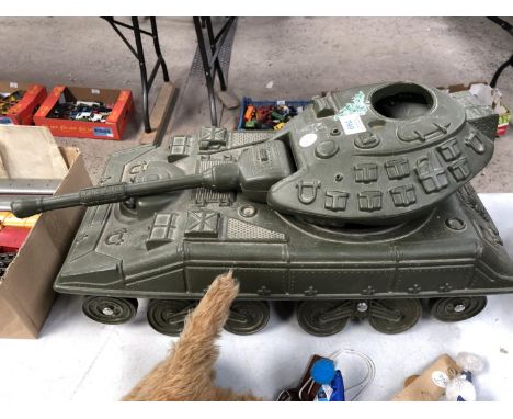 AN ACTION MAN PLASTIC TANK MODEL 