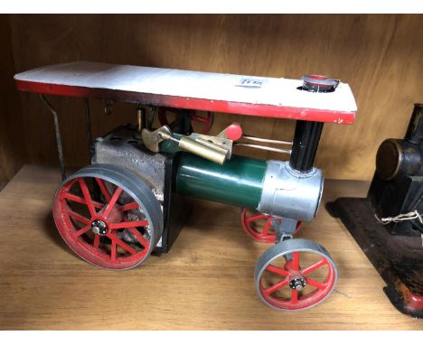 A VINTAGE MAMOD STEAM TRACTOR ENGINE 