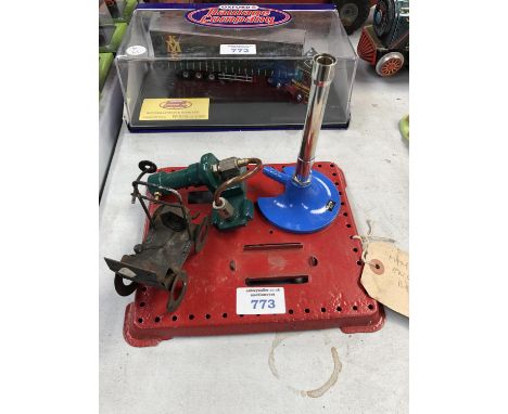 A VINTAGE MAMOD STEAM ENGINE BASE ETC 