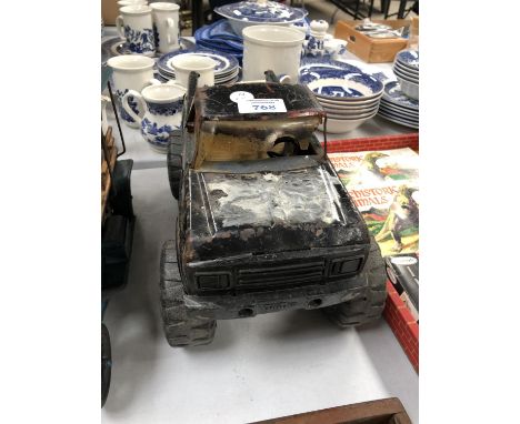 A  VINTAGE METAL BLACK TONKA TRUCK 