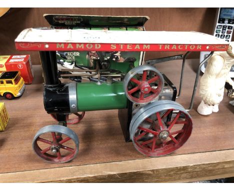 A VINTAGE MAMOD STEAM ENGINE TRACTOR 