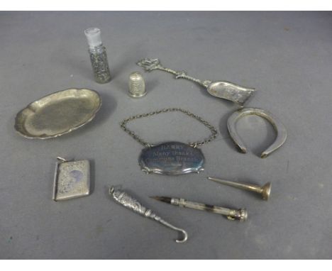 A group of silver collectable's to include an envelope stamp box Chinese silver dish, button hooks, Golf tee, Charles Horner 