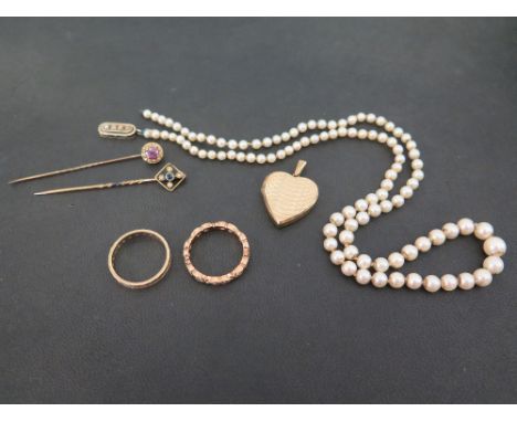 An assortment of jewellery - To include two gem-set stick-pins - One stamped 15, One tests as gold - Weight approx 2.4gms - T