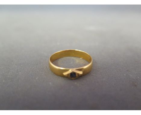 A 22 ct gold sapphire band ring - Hallmarked London - Ring size Q - Weight approx. 3.2 gms
Condition Report: Good - With ligh