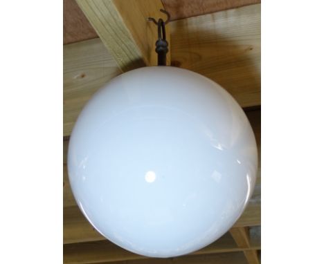 MILKGLASS/BRASS GLOBE LIGHT FITTING 