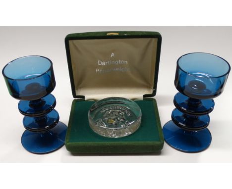 PR OF WEDGEWOOD BLUE GLASS 2 HOOP SHERINGHAM CANDLESTICKS RSW13 + DARTINGTON CASED PAPERWEIGHT 