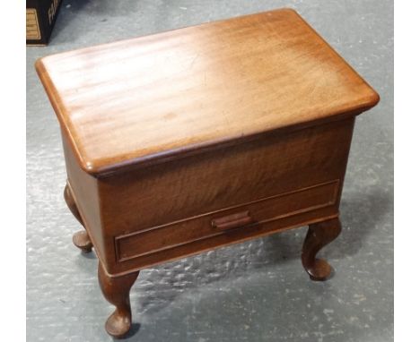 SM MAHOGANY WORKBOX STOOL WITH DRAWER & CONTENTS 