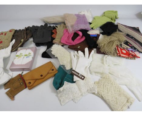 Large selection of vintage ladies gloves etc.